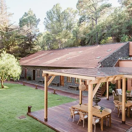Rural Ohana Hotel